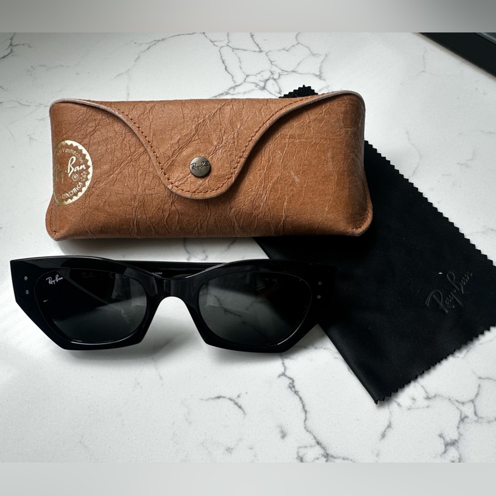 Ray-Ban Vera Sunglasses